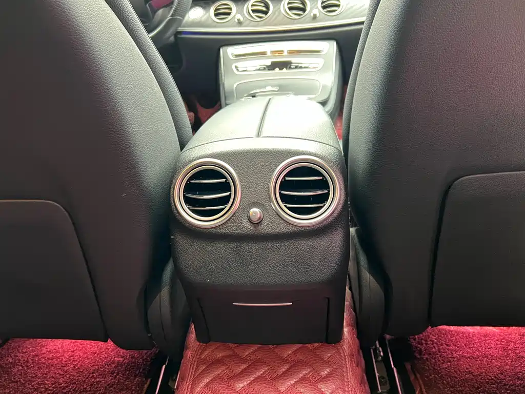 Mercedes-Benz E-Class 2021 — фото 27