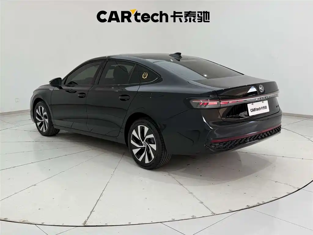 Volkswagen Passat 2025