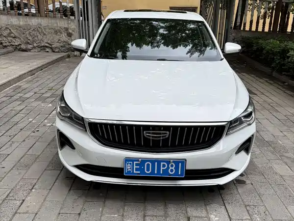 Geely Emgrand 2022