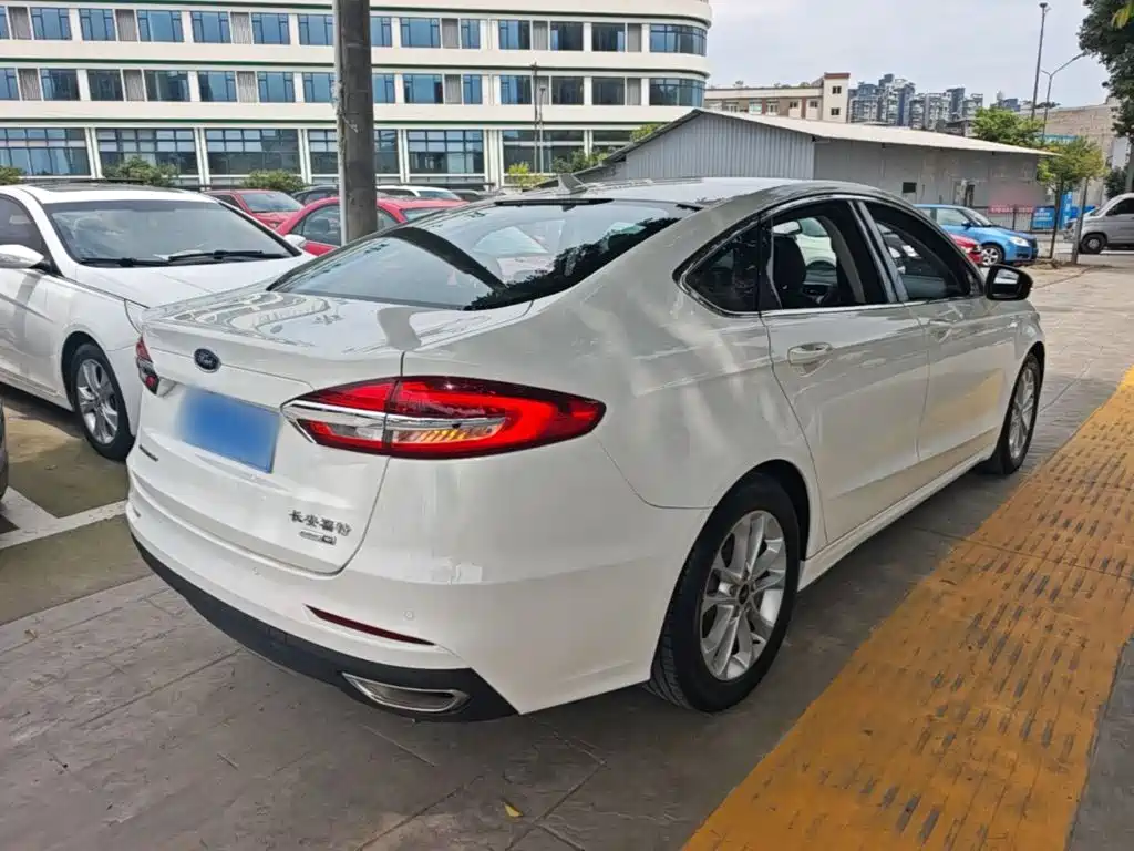 Ford Mondeo 2021 — фото 7
