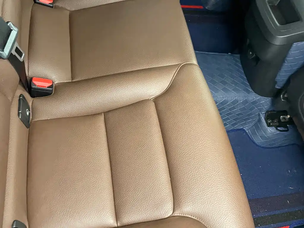 Volvo XC60 2023 — фото 23