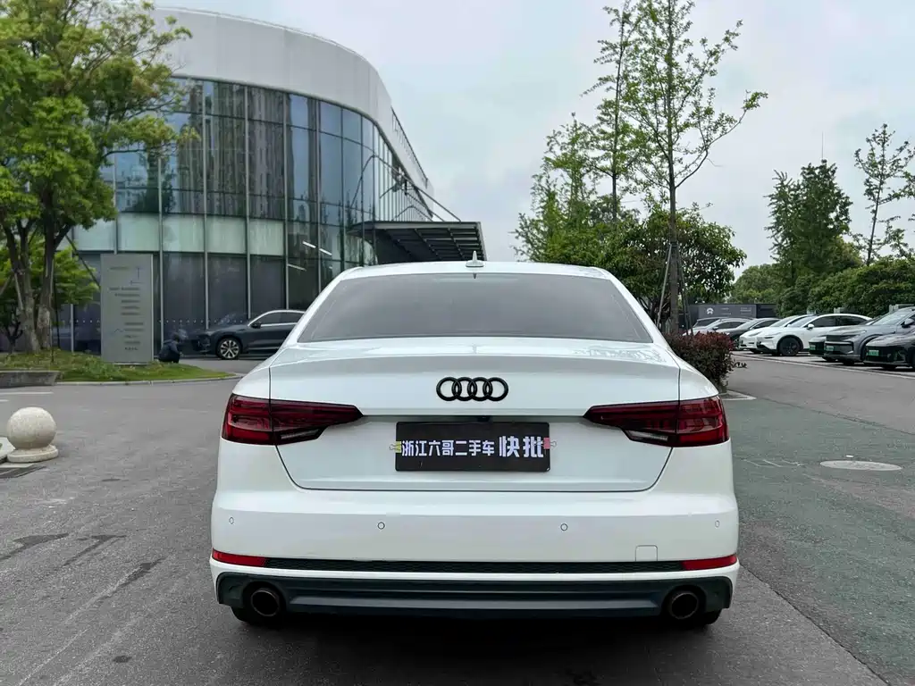 Audi A4L 2018 — фото 12