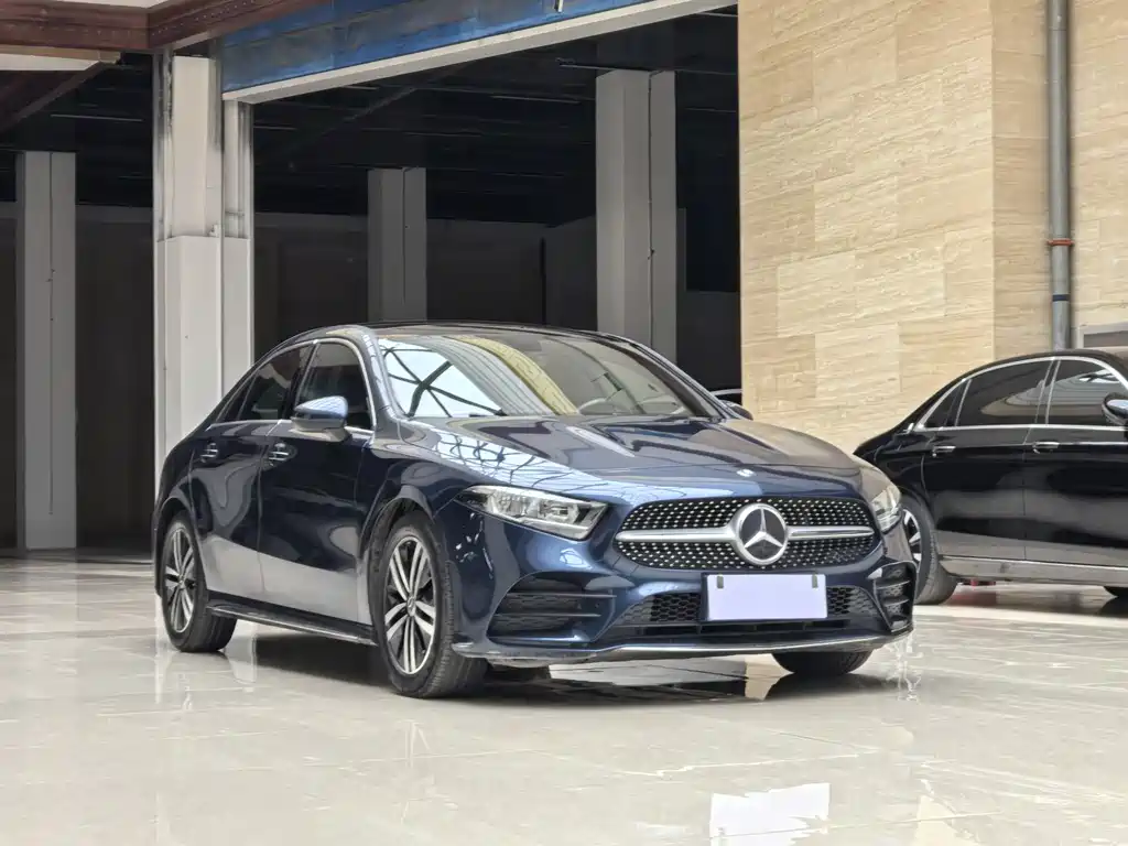 Mercedes-Benz A-Class 2019 — фото 3