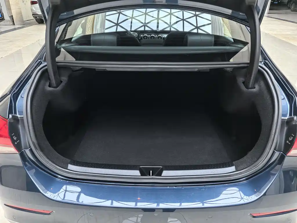 Mercedes-Benz A-Class 2019 — фото 14