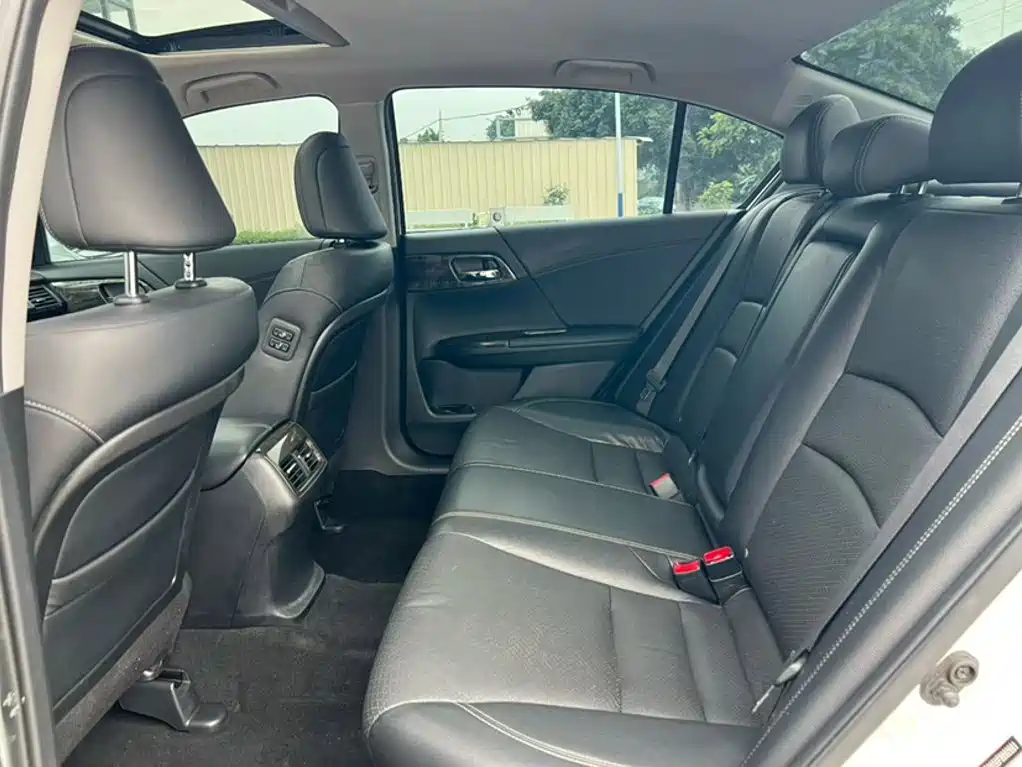 Honda Accord 2015 — фото 19