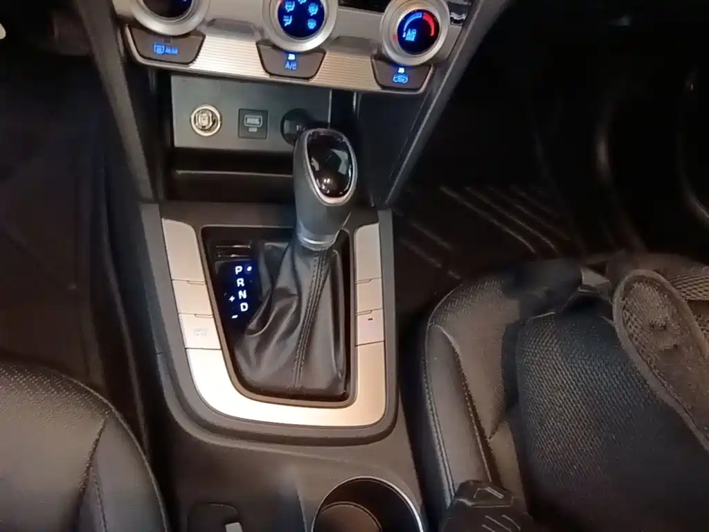 Hyundai Elantra 2019 — фото 14