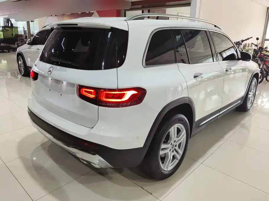 Mercedes-Benz GLB 2023