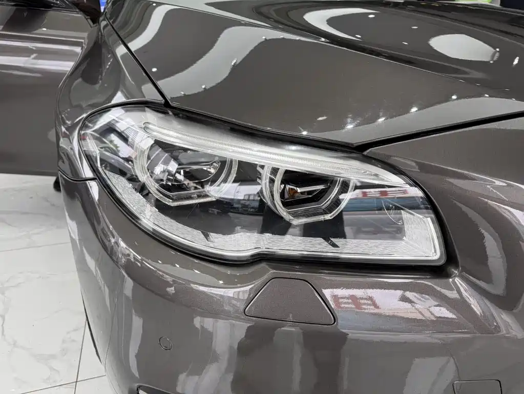 BMW 5 Series 2015 — фото 6