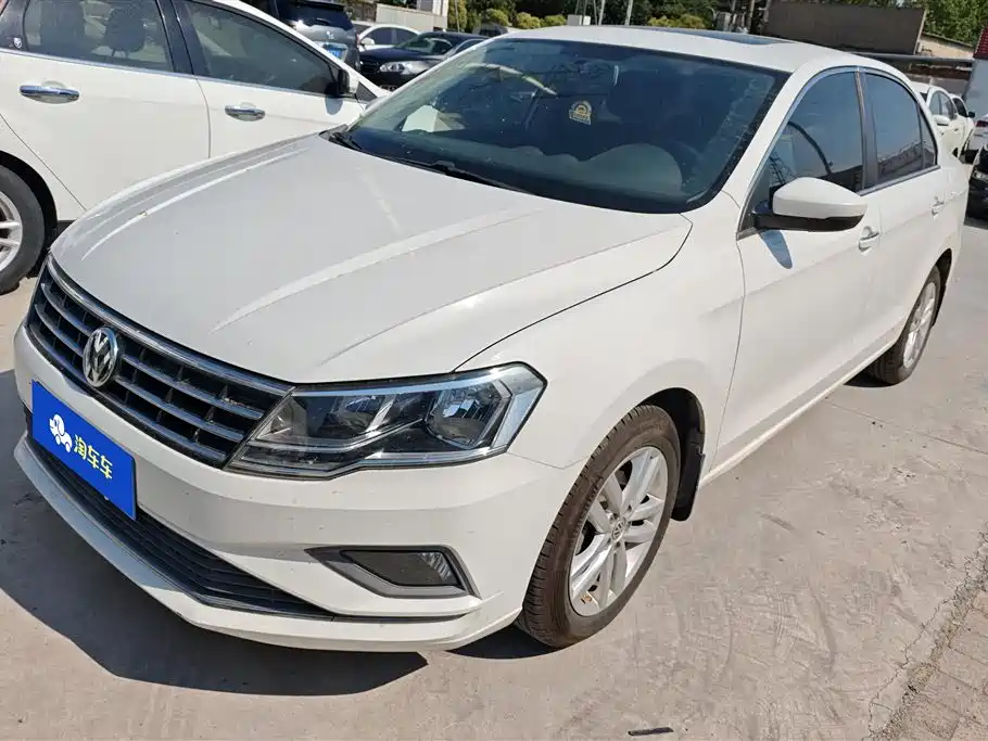 Volkswagen Jetta 2018 — фото 1