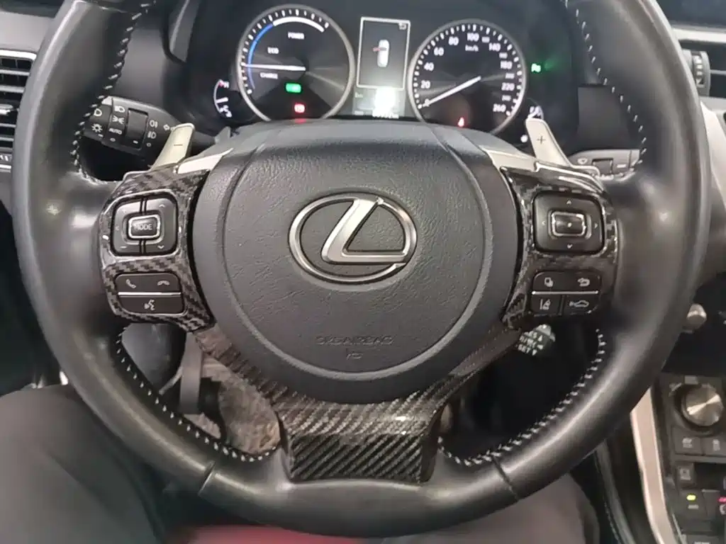 Lexus NX 2021 — фото 11