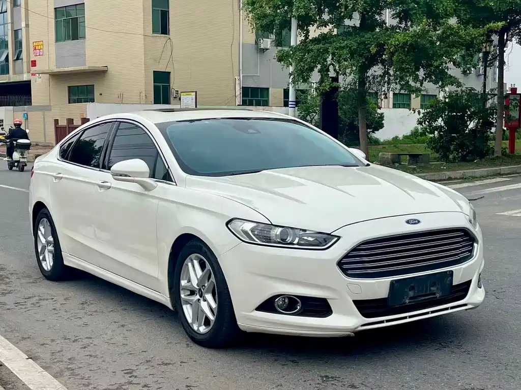 Ford Mondeo 2015 — фото 3