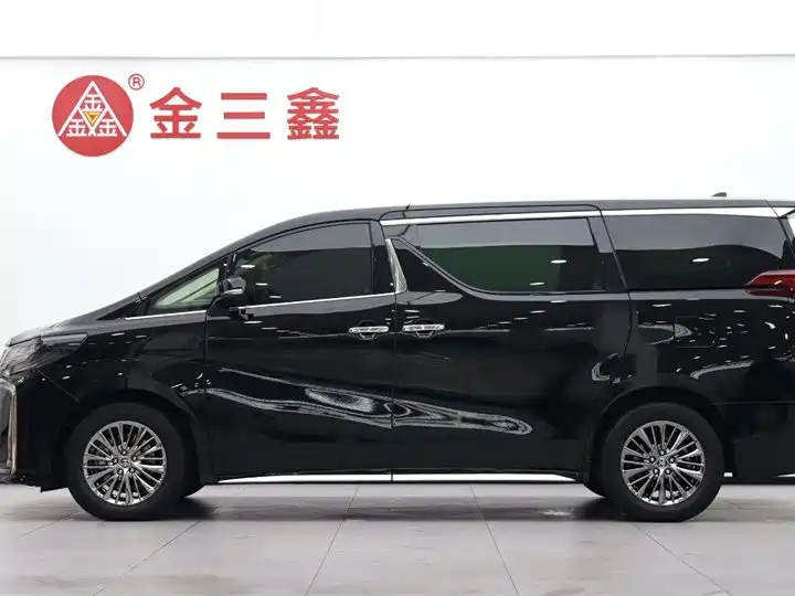 Toyota Alphard 2023 — фото 2