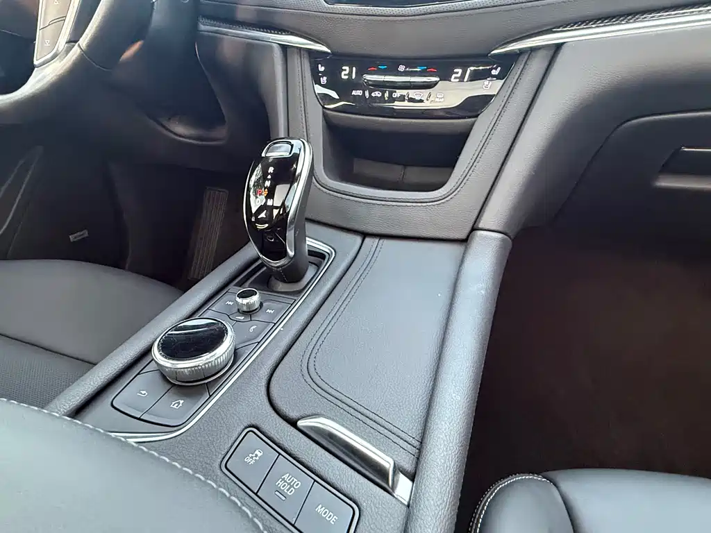 Cadillac XT5 2022 — фото 11