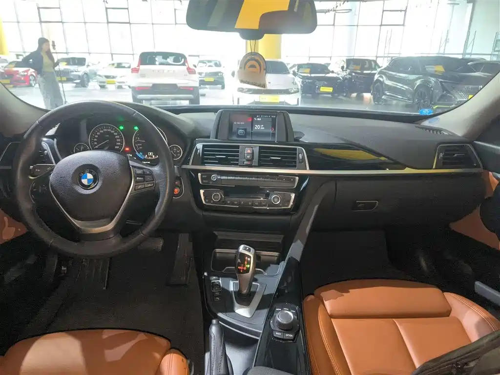 BMW 3 Series GT 2019 — фото 10