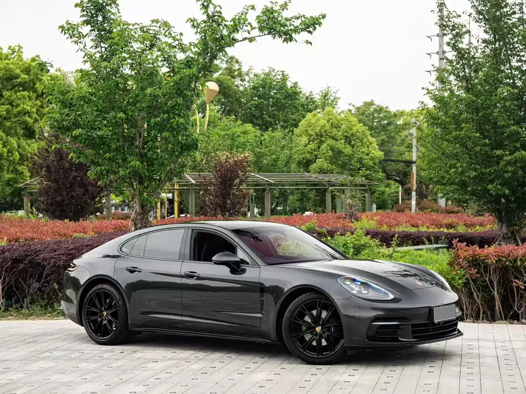 Porsche Panamera 2018 — фото 9