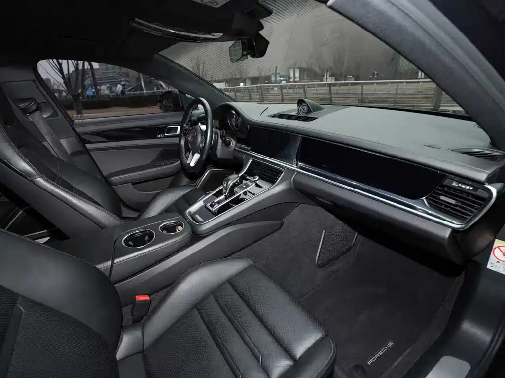 Porsche Panamera 2018 — фото 12