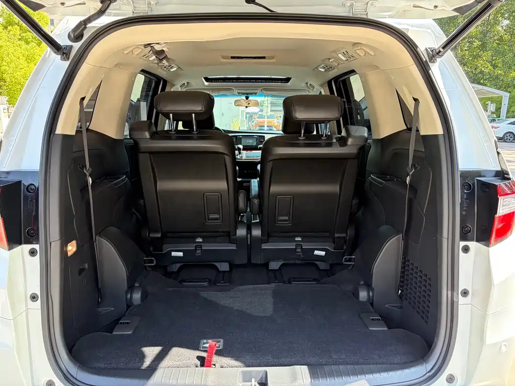 Honda Odyssey 2018 — фото 19