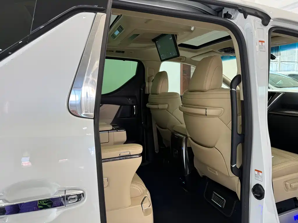 Toyota Vellfire 2021 — фото 12