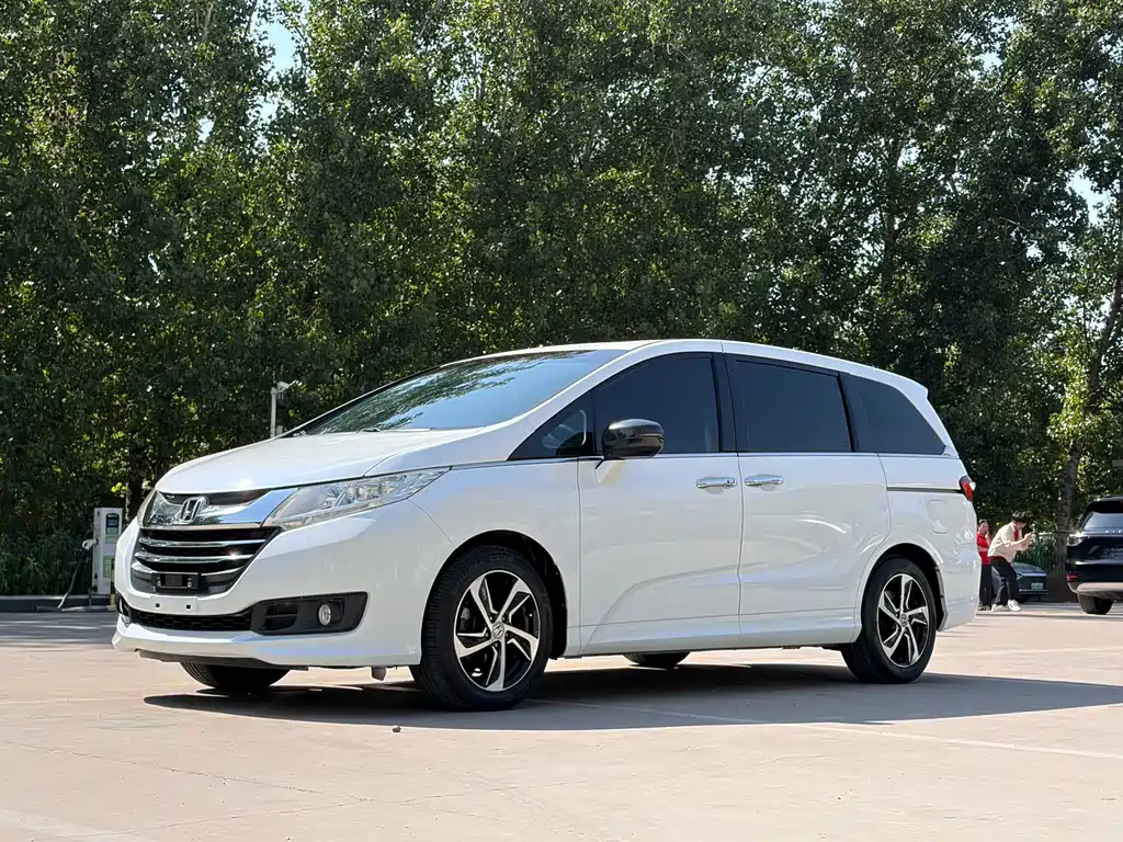 Honda Odyssey 2018 — фото 1