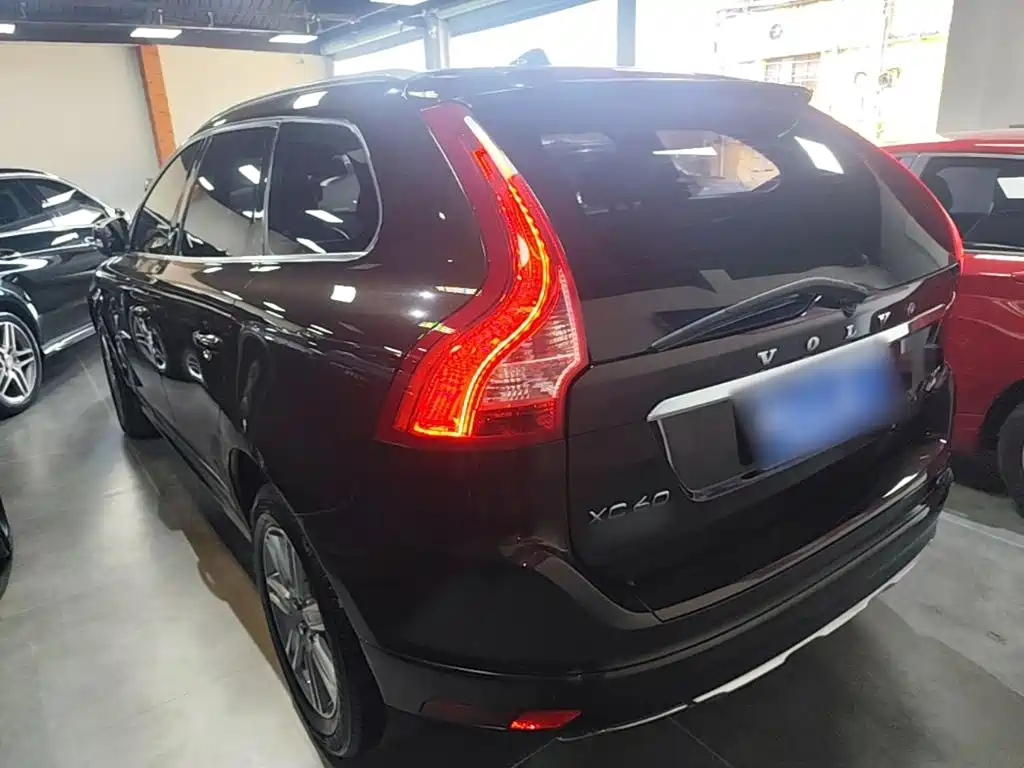 Volvo XC60 2017 — фото 5