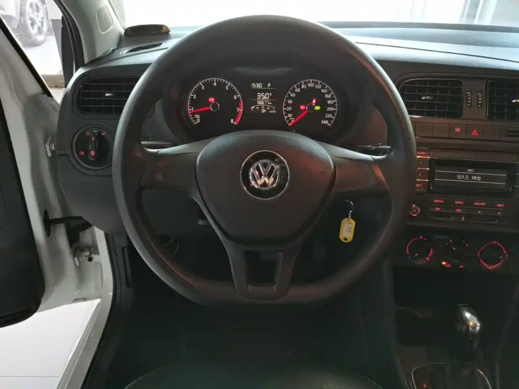 Volkswagen Polo 2018 — фото 11