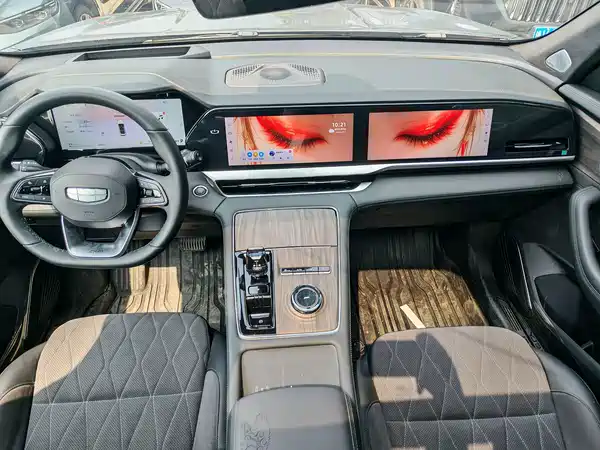 Geely Xingyue L 2025