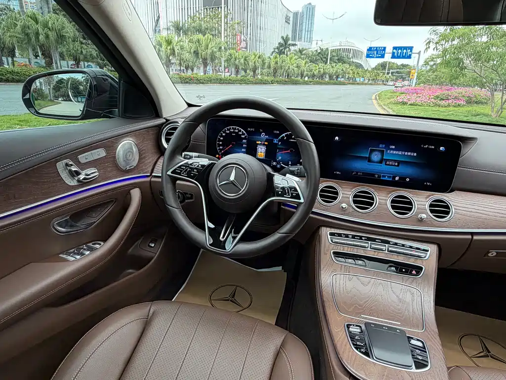 Mercedes-Benz E-Class 2022 — фото 14