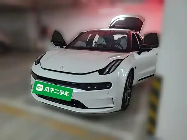 Zeekr 001 2024
