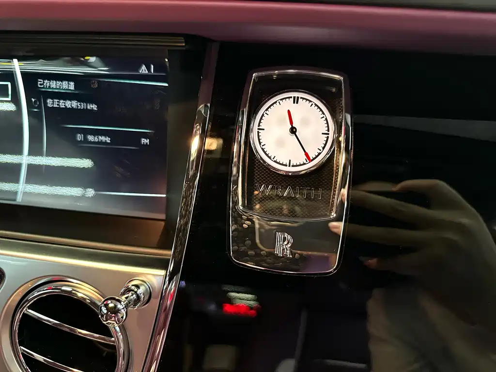 Rolls-Royce Wraith 2021 — фото 14