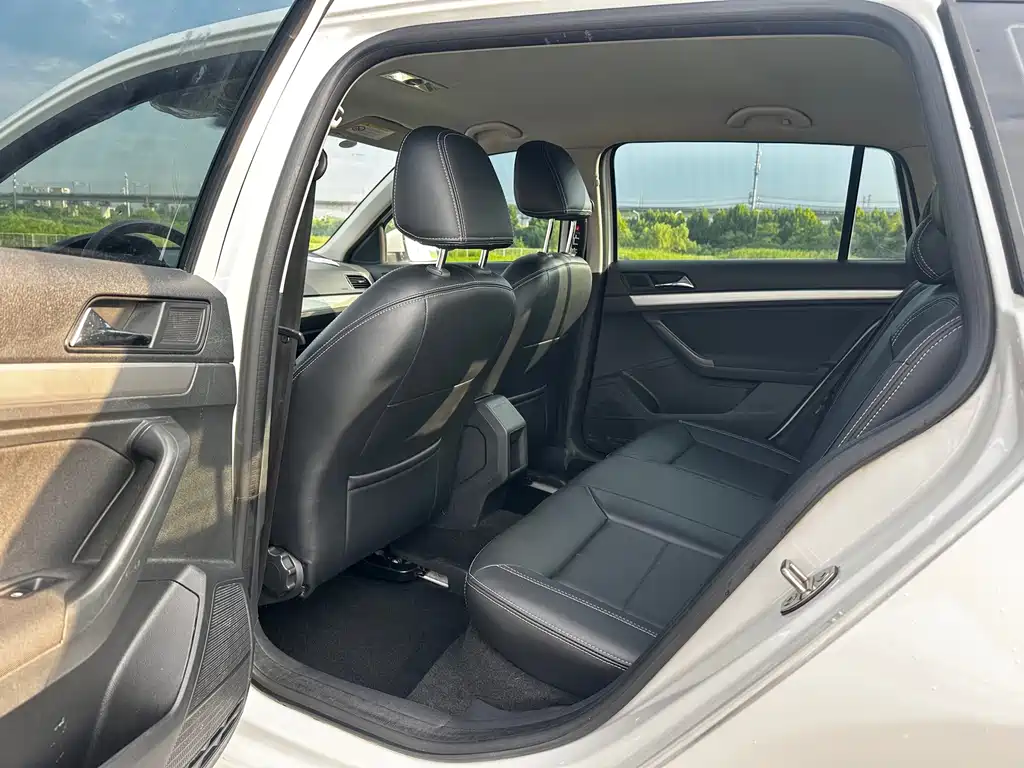 Volkswagen Gran Lavida 2017 — фото 10
