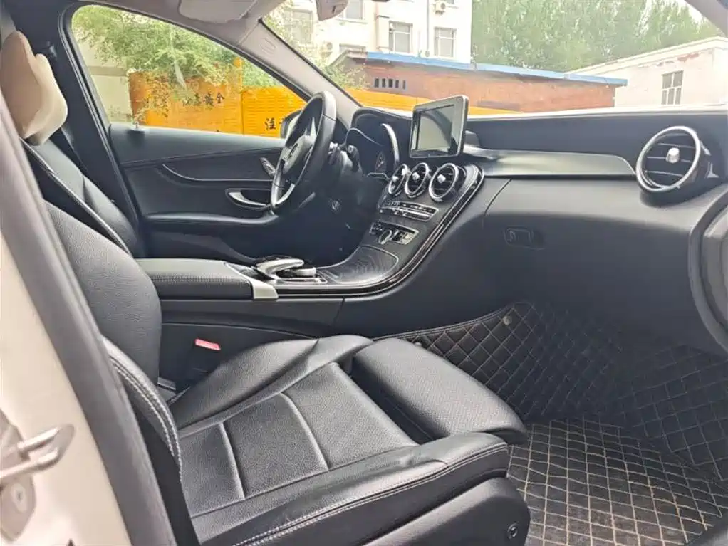 Mercedes-Benz C-Class 2018 — фото 12