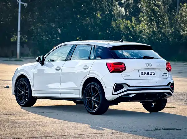 Audi Q2L 2023