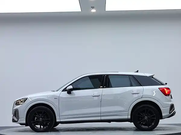 Audi Q2L 2022