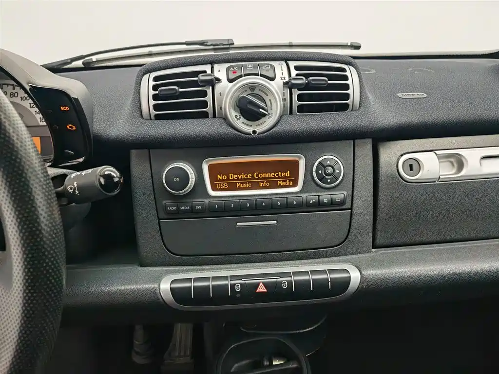 smart Fortwo 2012 — фото 12