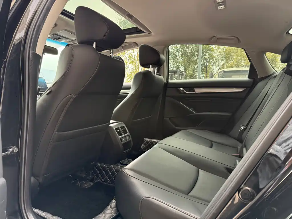 Honda Accord 2022 — фото 10