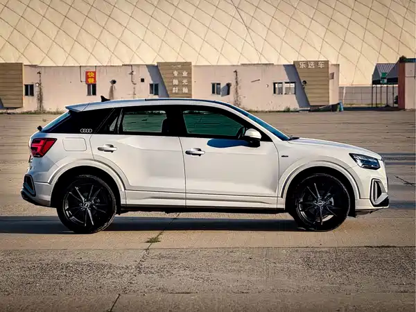 Audi Q2L 2023