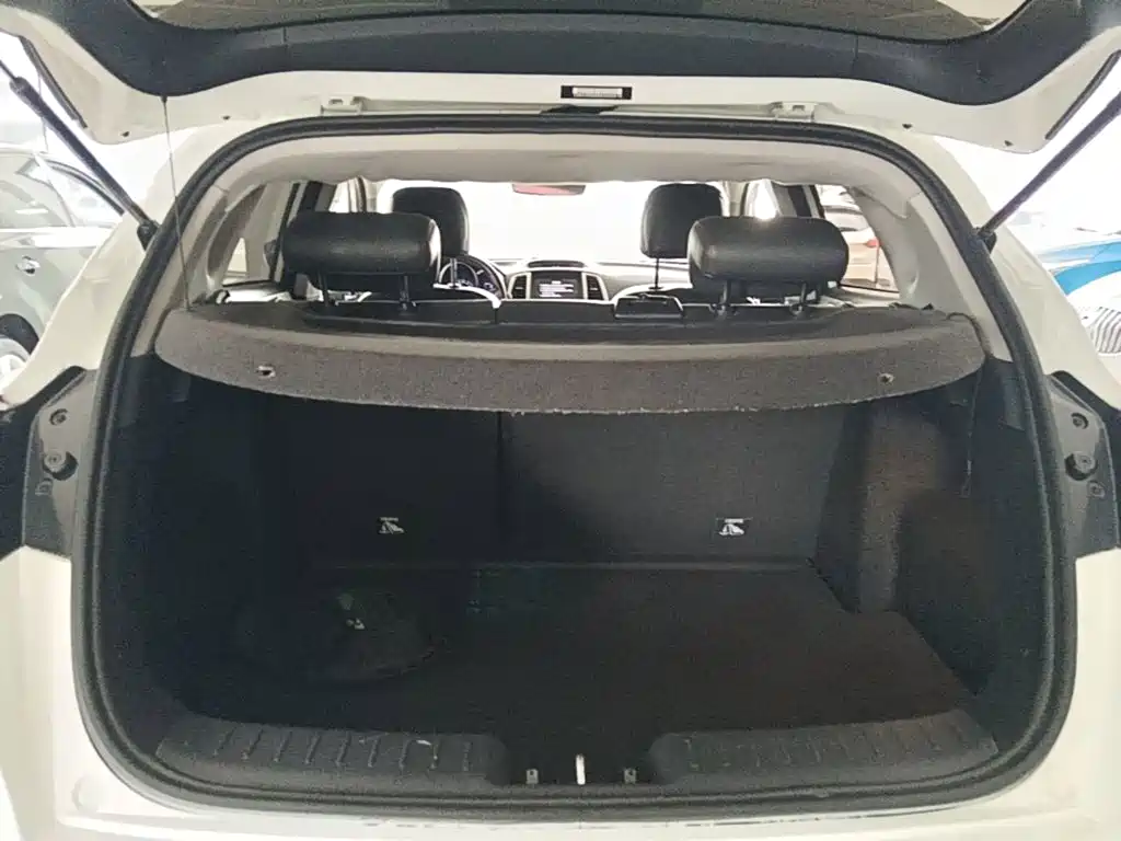 Changan Eado XT 2016 — фото 19