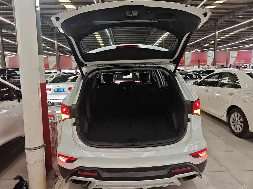 Hyundai Santa Fe 2017 — фото 19