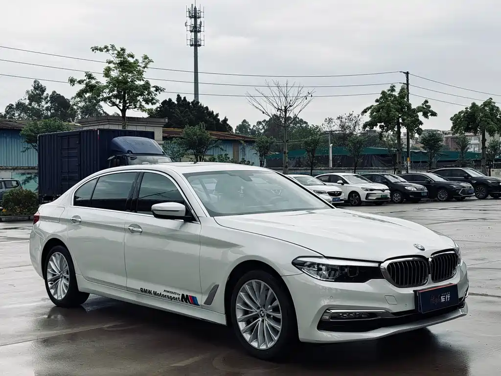 BMW 5 Series 2018 — фото 3