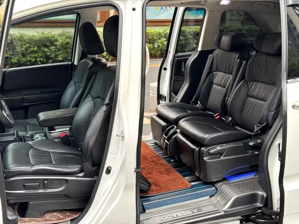 Honda Odyssey 2019 — фото 13