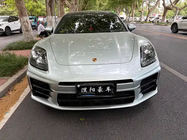 Porsche Panamera 2024