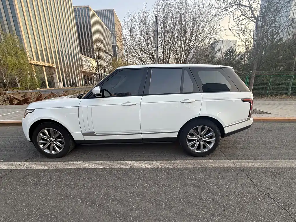 Land Rover Range Rover 2018 — фото 18