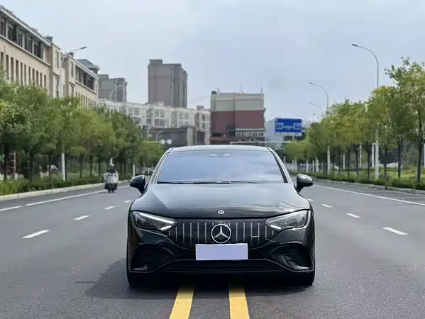 Mercedes-Benz EQE AMG 2023