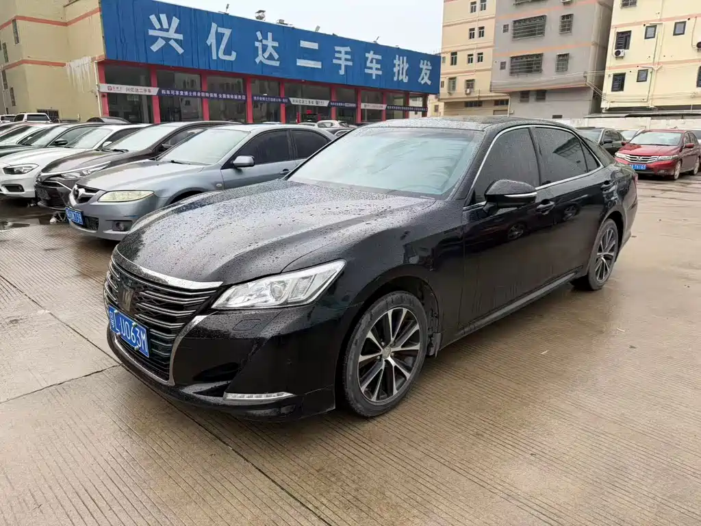 Toyota Crown 2018 — фото 2
