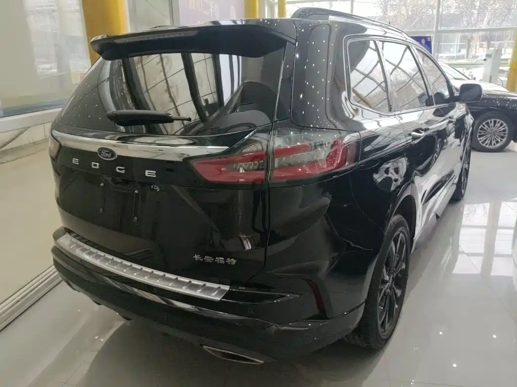Ford Edge 2023 — фото 23