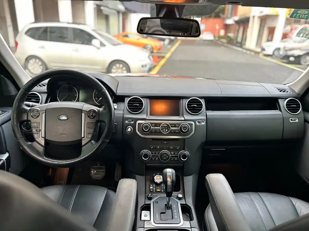 Land Rover Discovery 2012 — фото 26