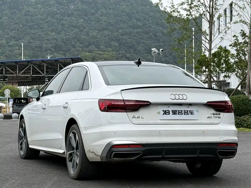 Audi A4L 2021 — фото 24