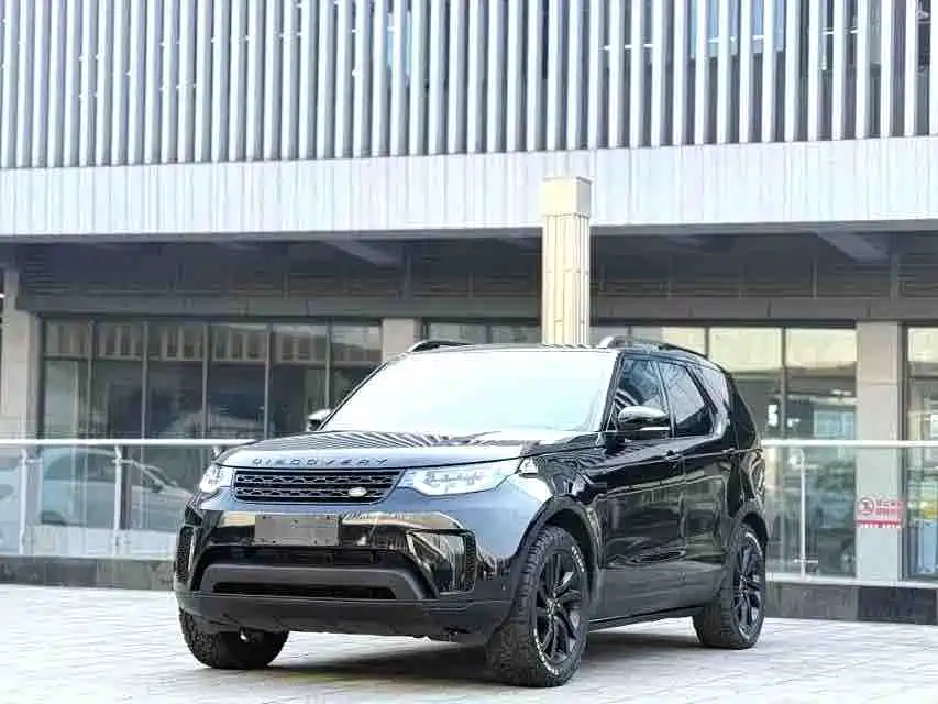 Land Rover Discovery 2018 — фото 1