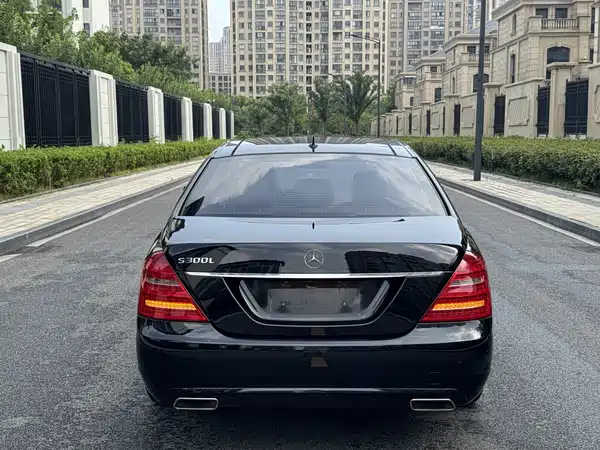 Mercedes-Benz S-Class 2012