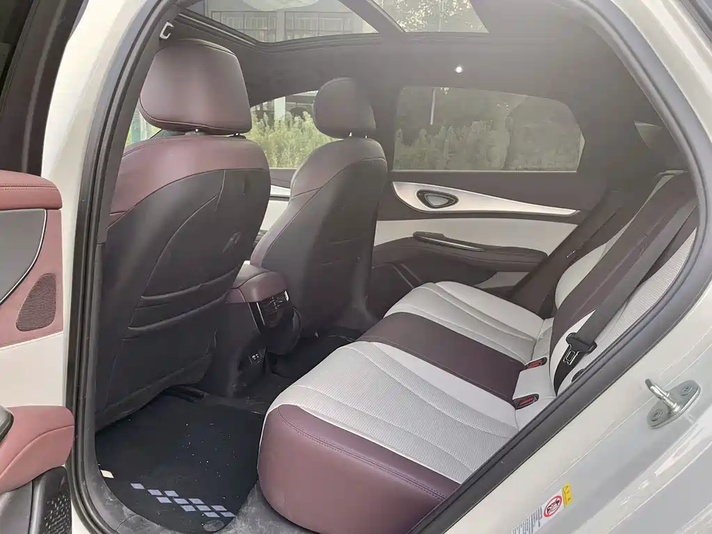 BYD Seal 07 DM-i 2025 — фото 7